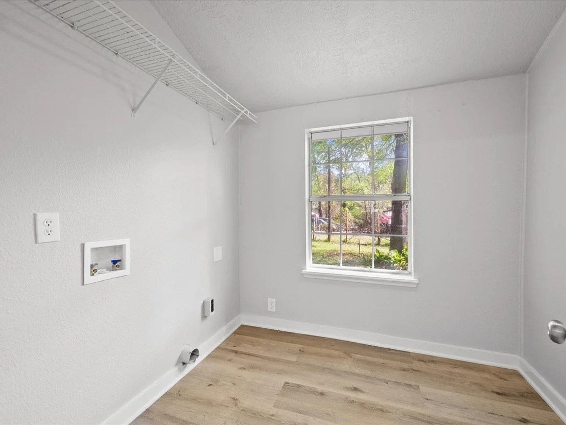 Photo of 16958 Cedar Road