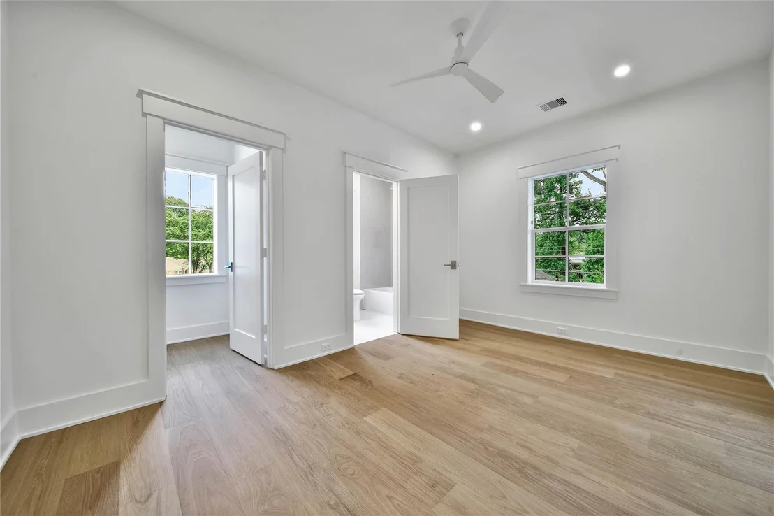 Photo of 1191 Chamboard Lane