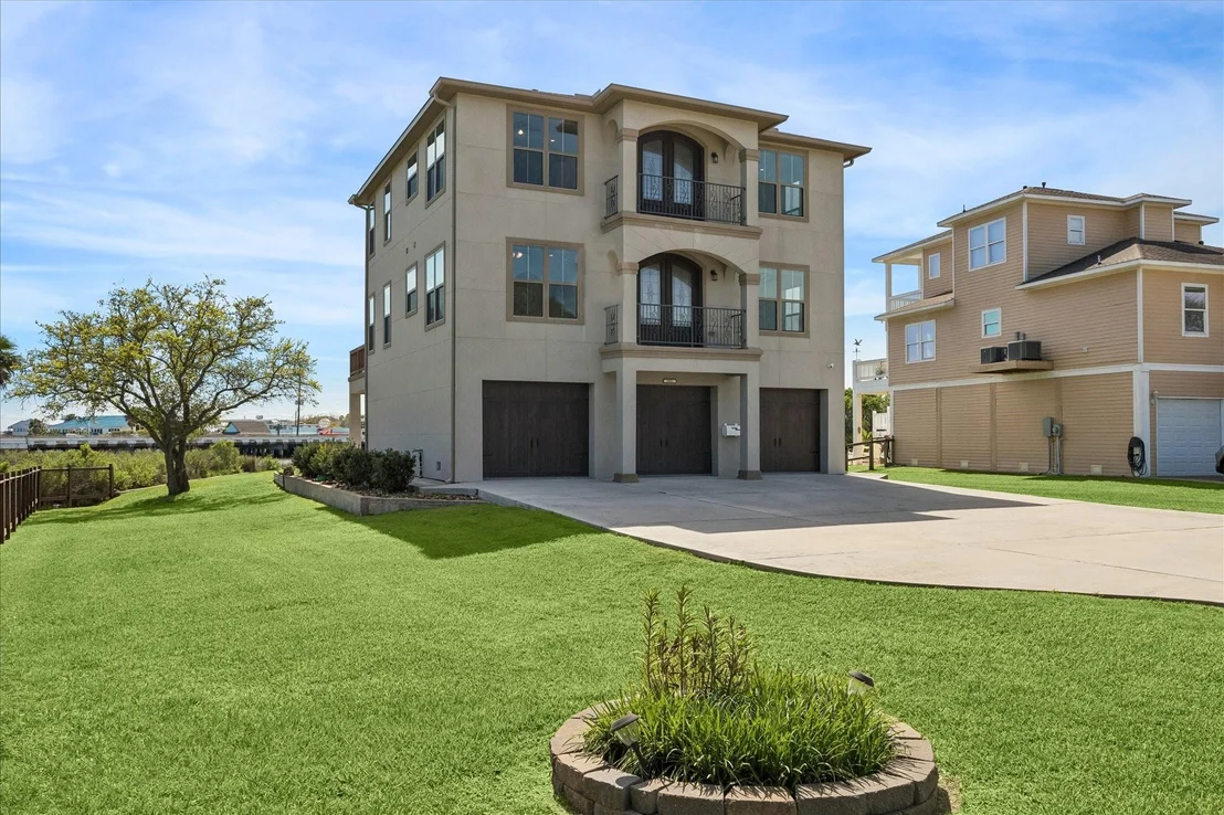 Photo of 2001 Oceanview Drive