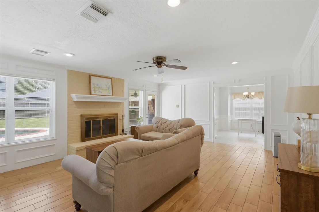 Photo of 19803 Oak Briar Drive