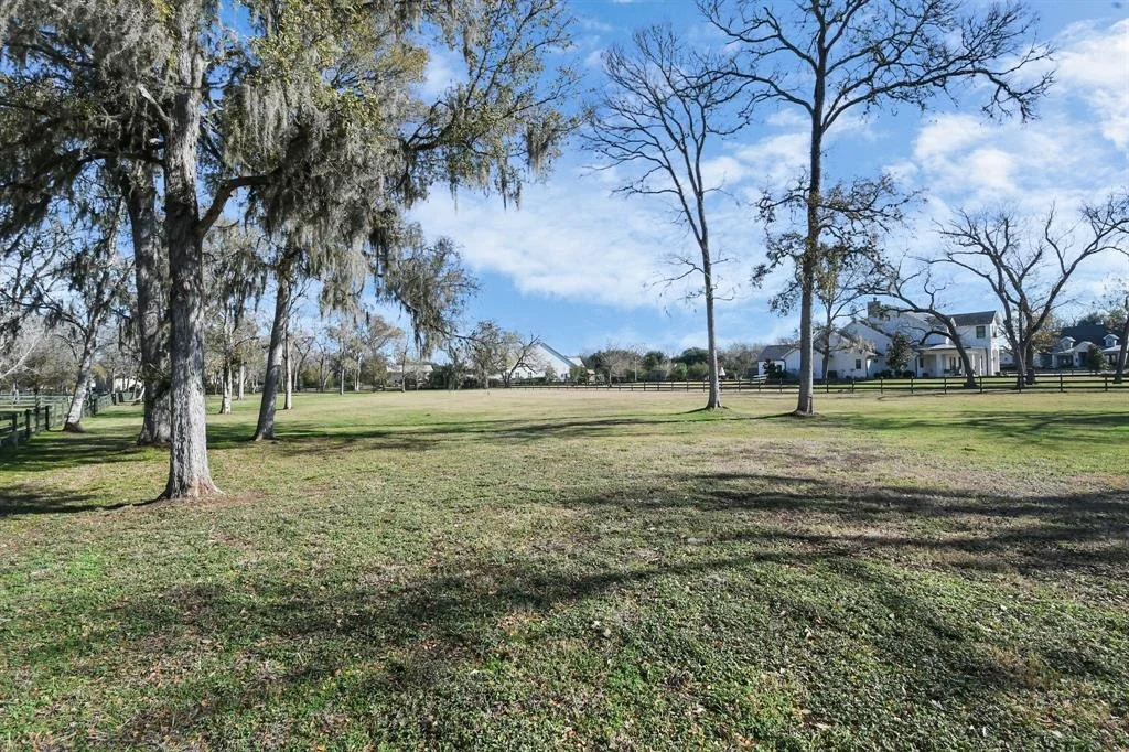 Photo of 5010 Woodside Lane