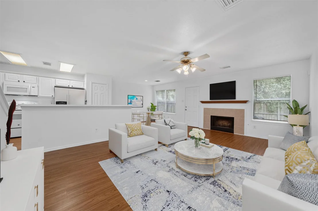 Photo of 130 S Walden Elms Circle