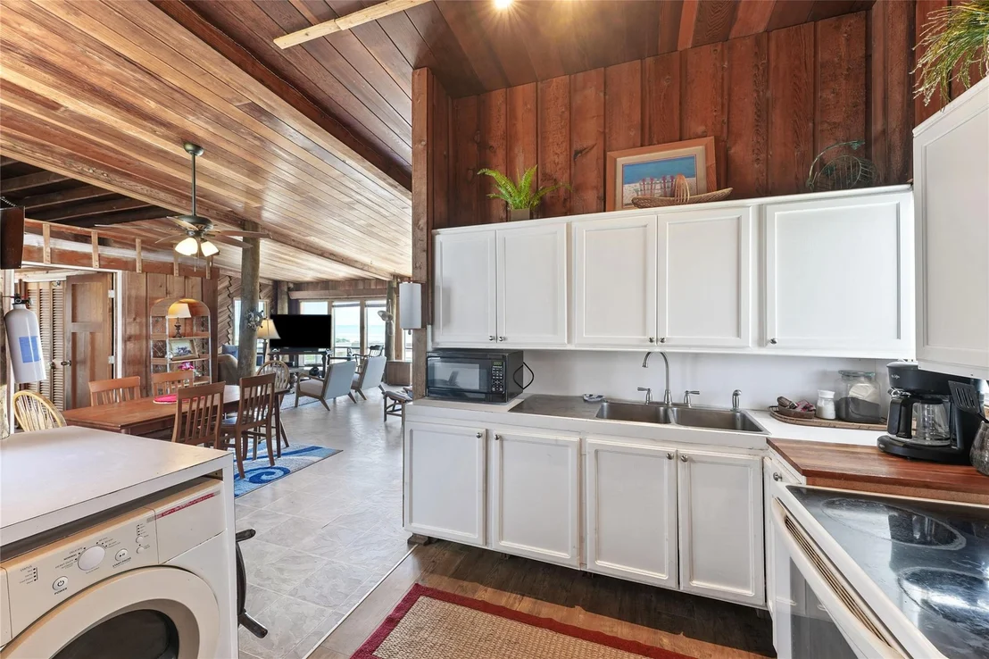 Photo of 4434 Bluewater Highway