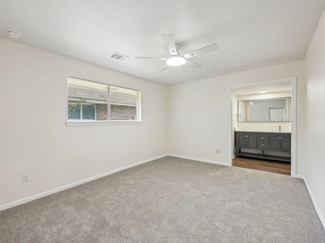 Photo of 7110 Log View Drive