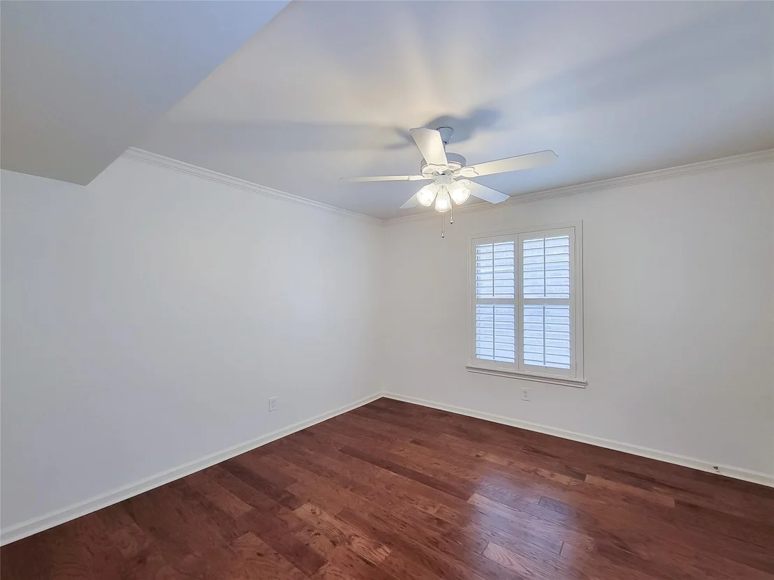 Photo of Unit 111 at 7575 Katy Freeway