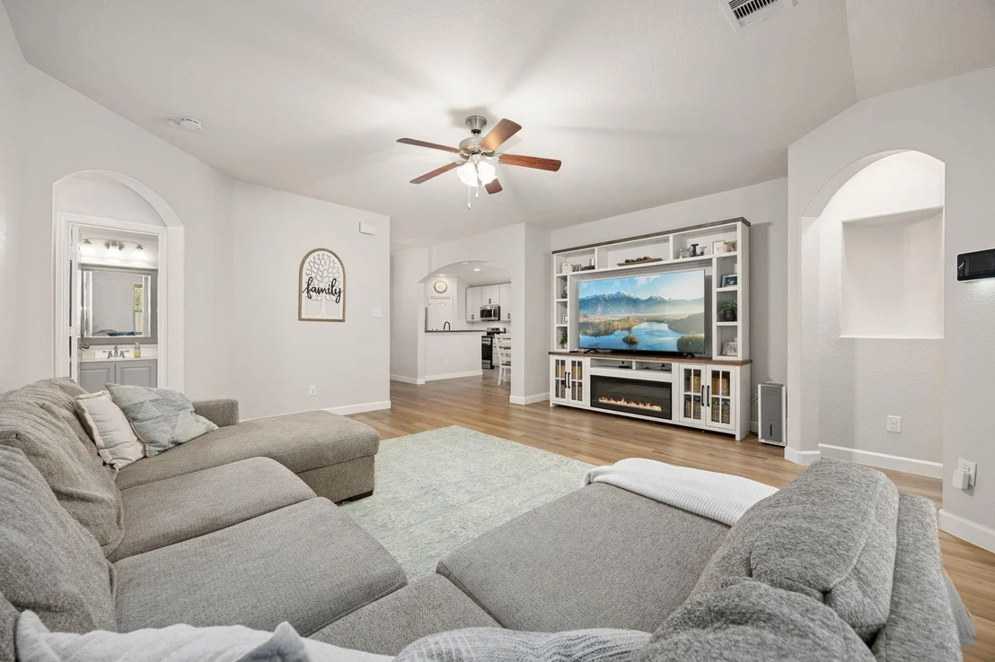 Photo of 922 Fife Drive