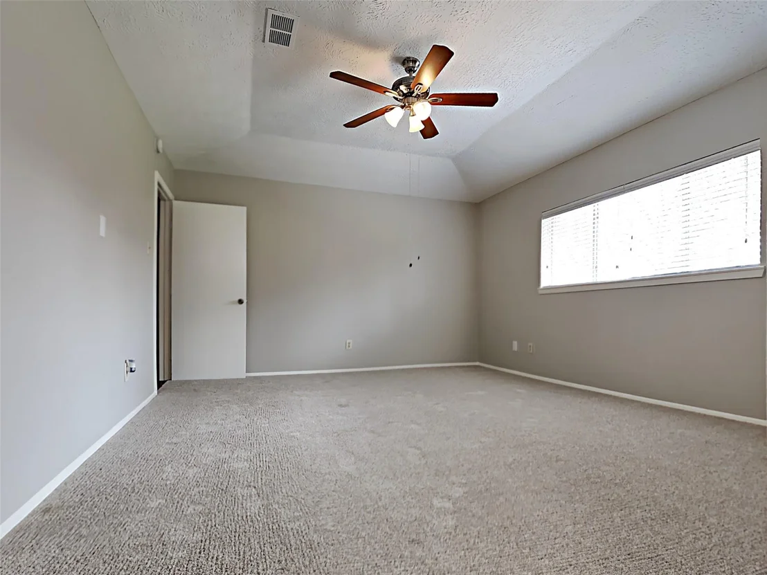 Photo of 216 Maple Leaf Drive
