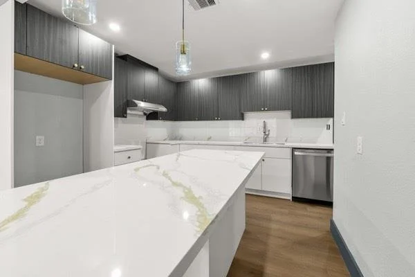 Photo of 6058 Lyndhurst Drive