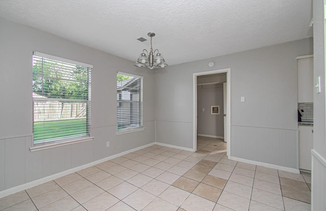 Photo of 6935 Falling Waters Drive