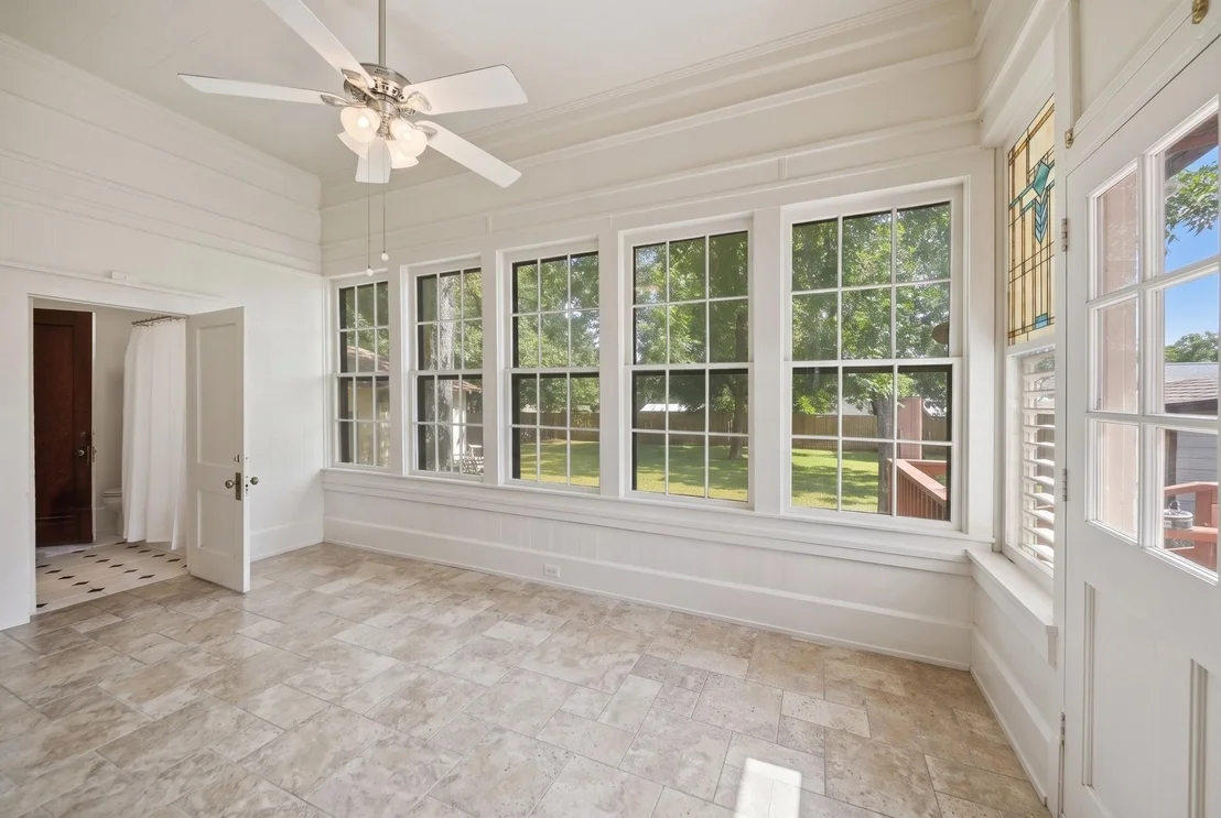 Photo of 405 College Avenue