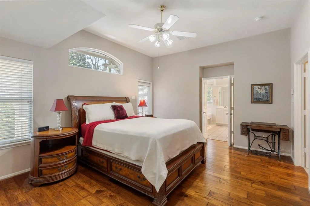 Photo of 14 S Piney Plains Circle