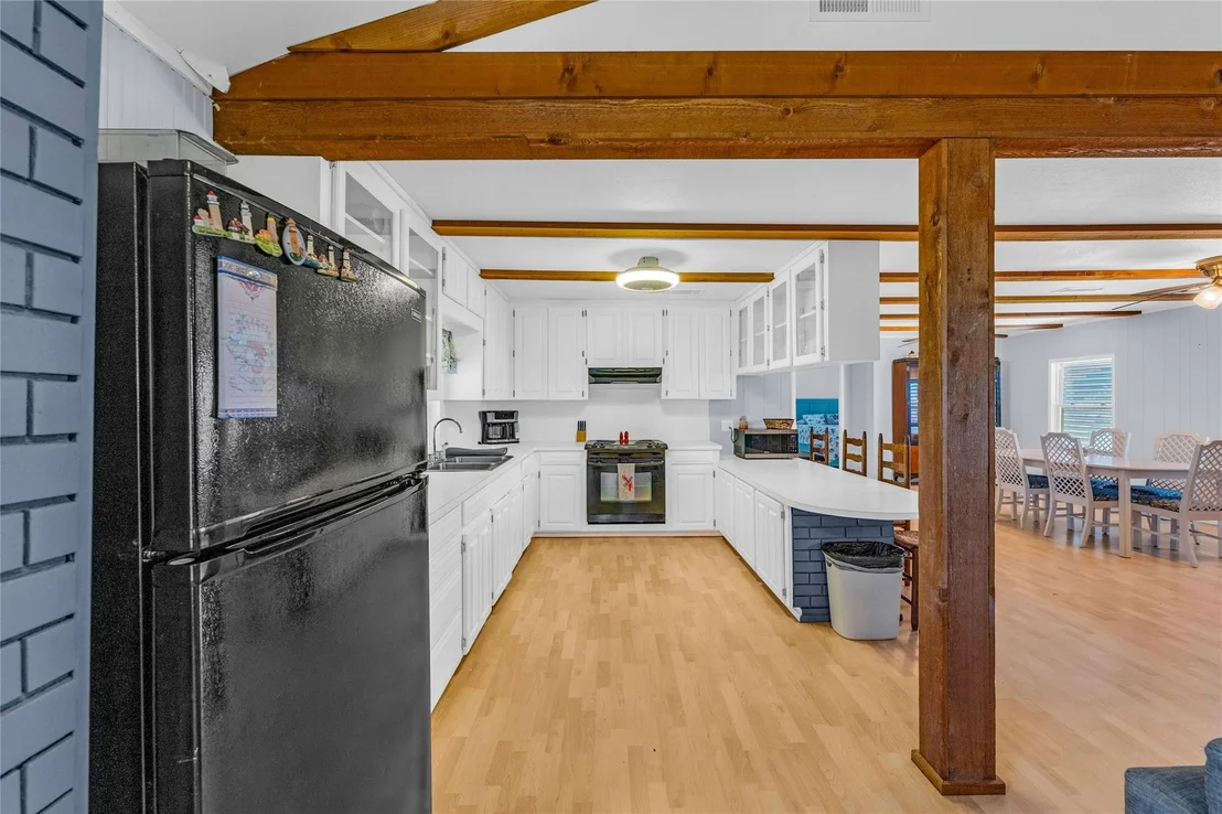 Photo of 817 Westview