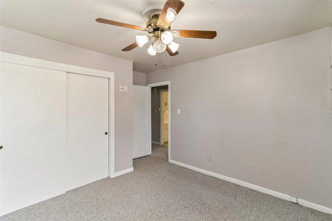 Photo of 1502 W 11th Street