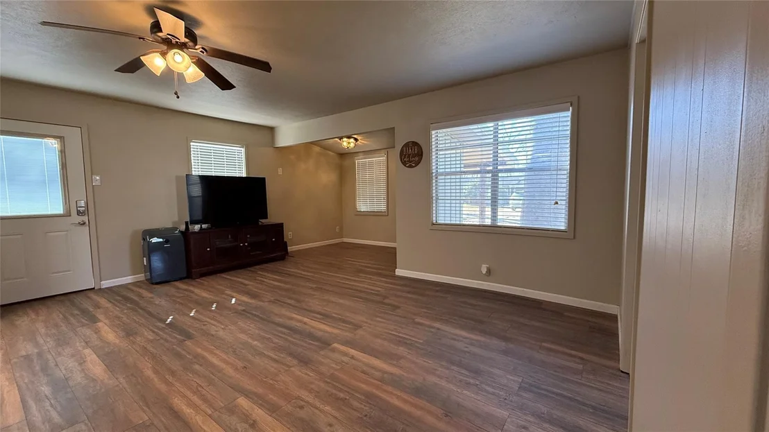 Photo of 201 Hackberry Lane