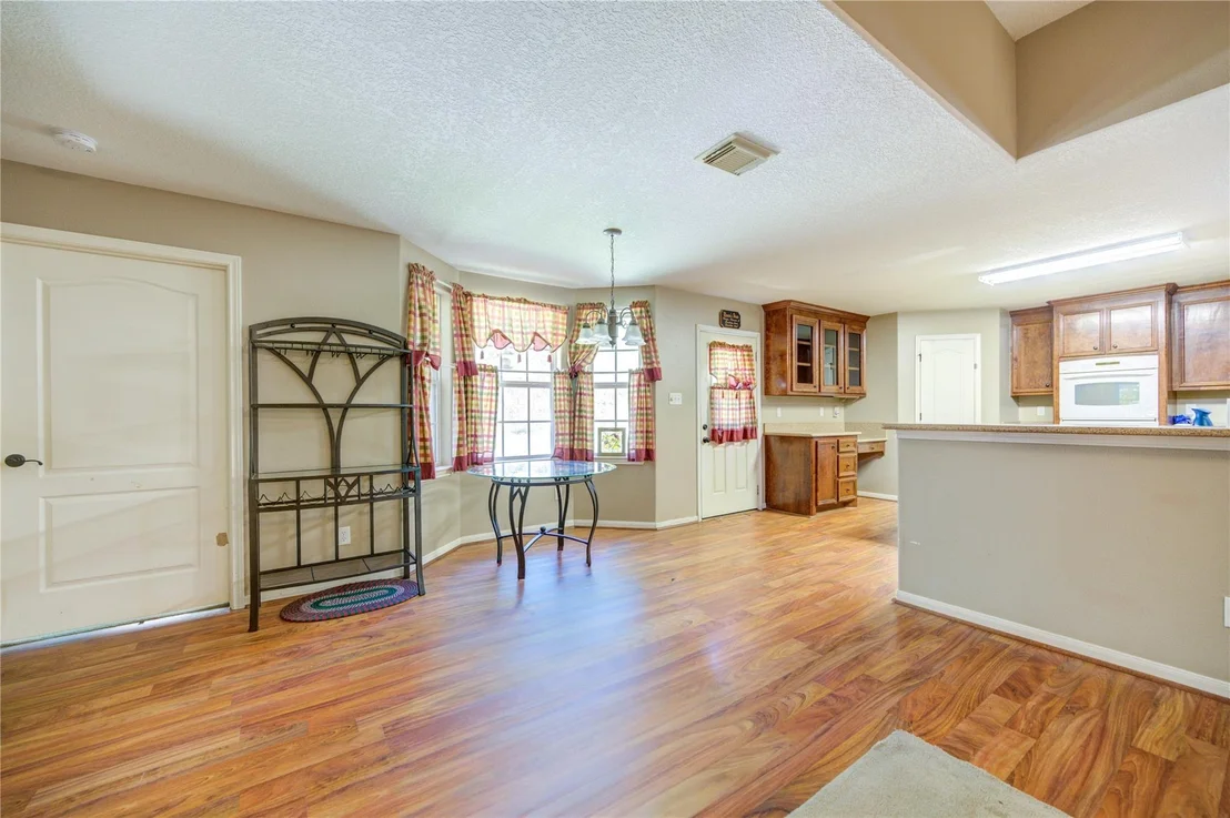 Photo of 391 Skipper Lane