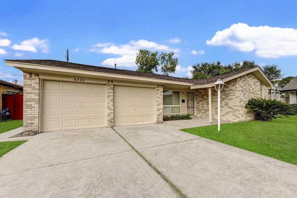 Photo of 4322 Smooth Oak Lane
