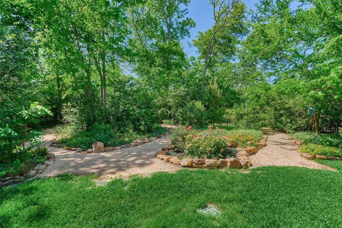 Photo of 150 Lake View Circle