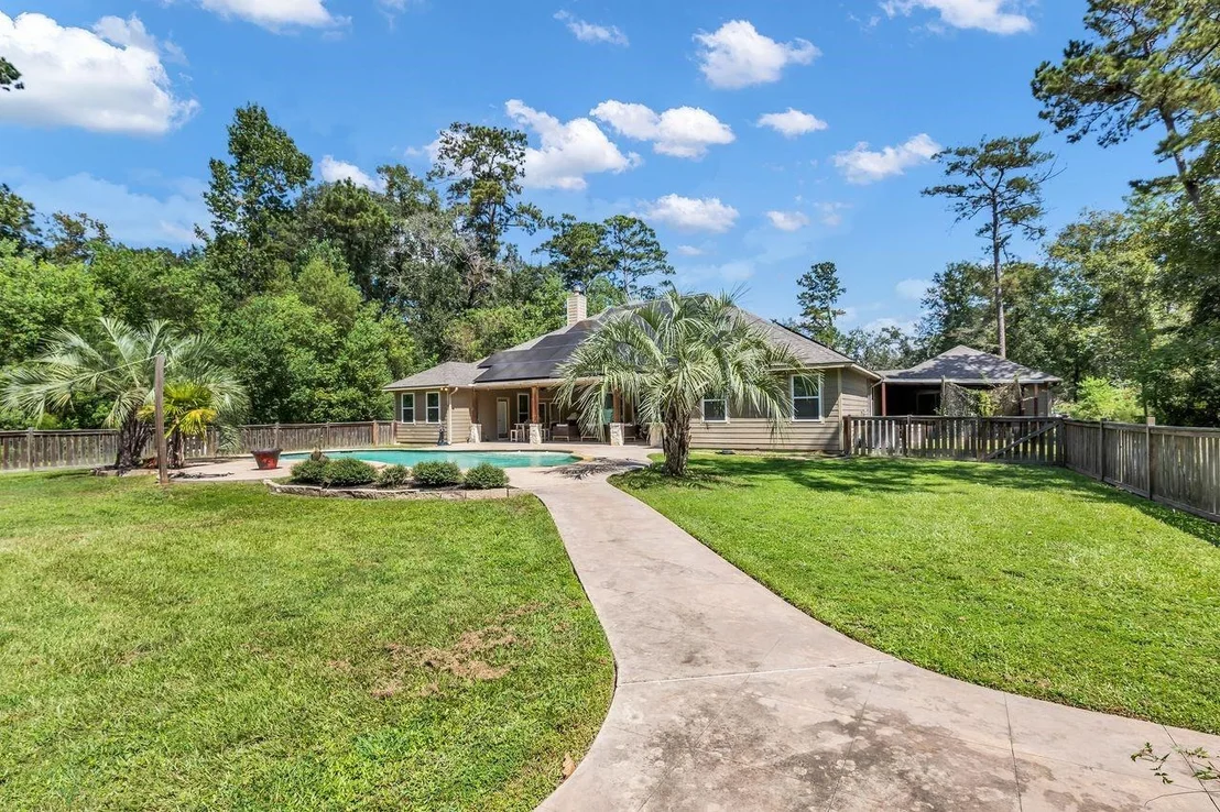 Photo of 16634 Savannah Drive