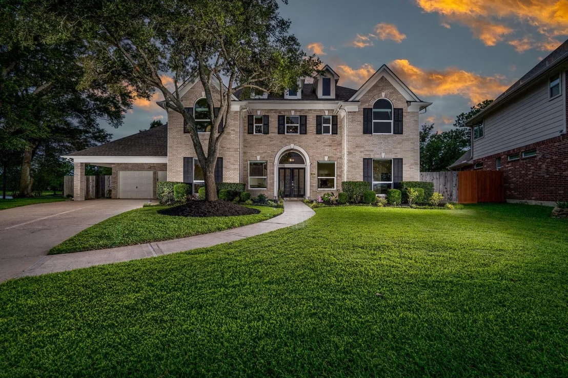 Photo of 15903 Lake Loop Drive