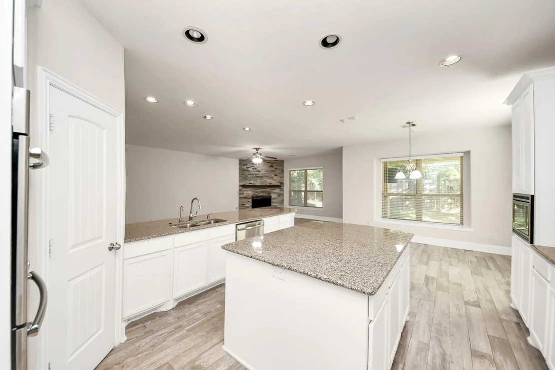 Photo of 143 W Wading Pond Circle
