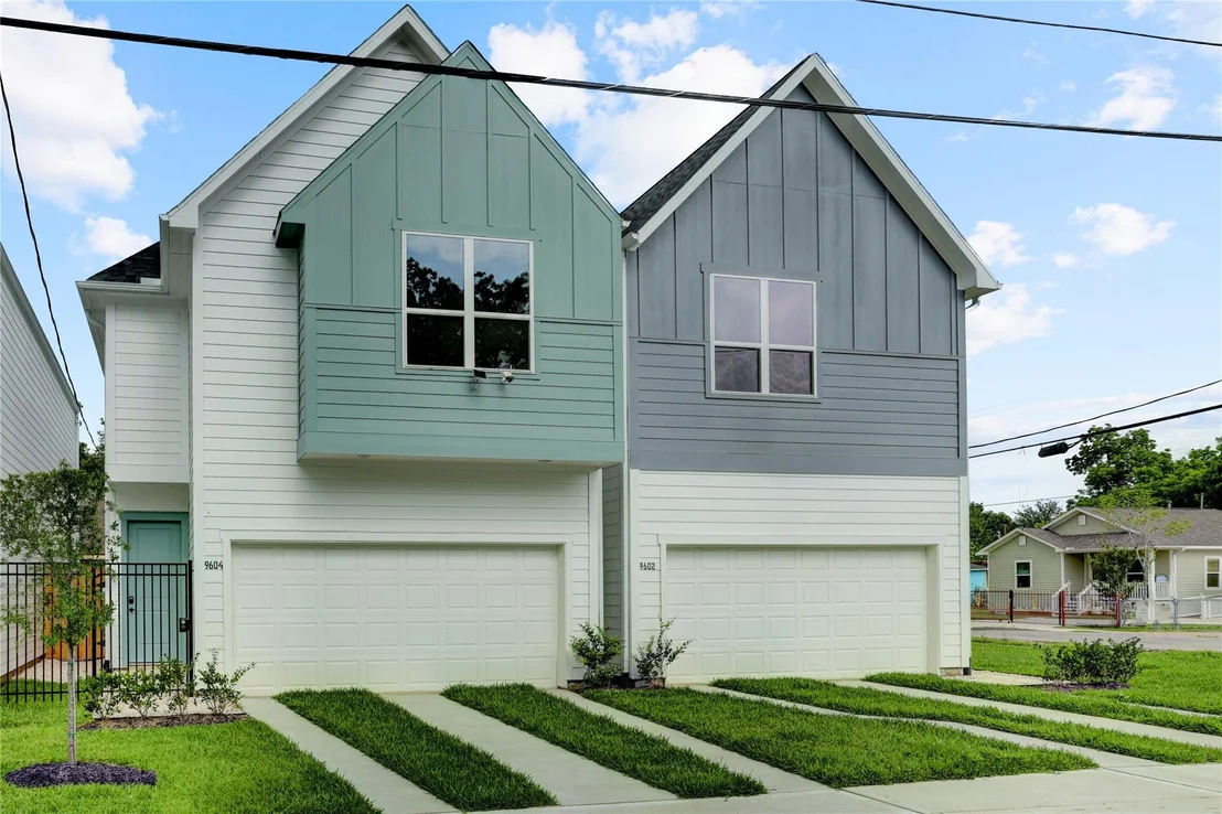 Photo of 9604 Burden Street