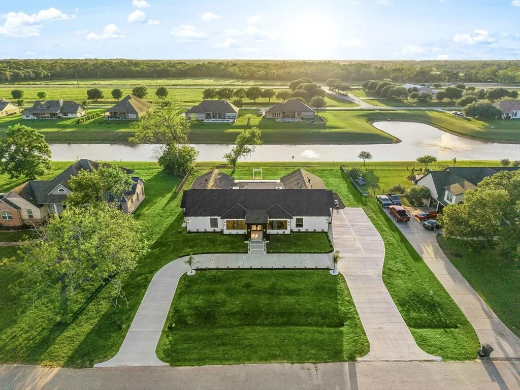 Photo of 3227 River Bend Drive