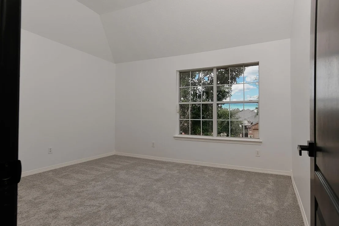 Photo of 2037 Borthwick Lane