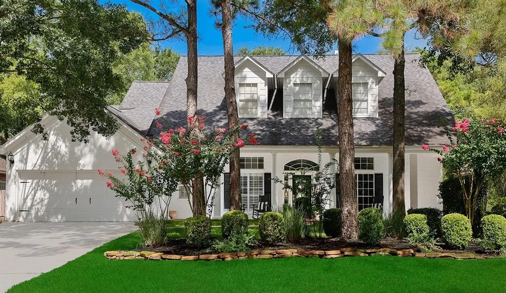 Photo of 26 W Fairbranch Circle