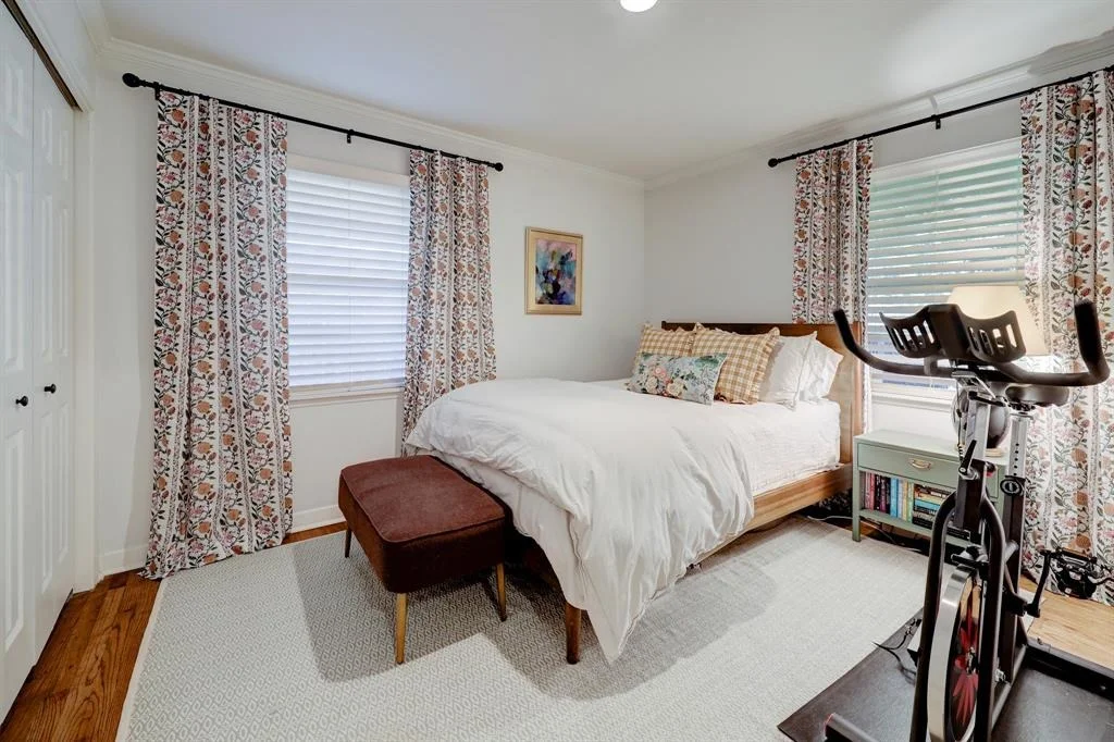 Photo of 2031 Chantilly Lane