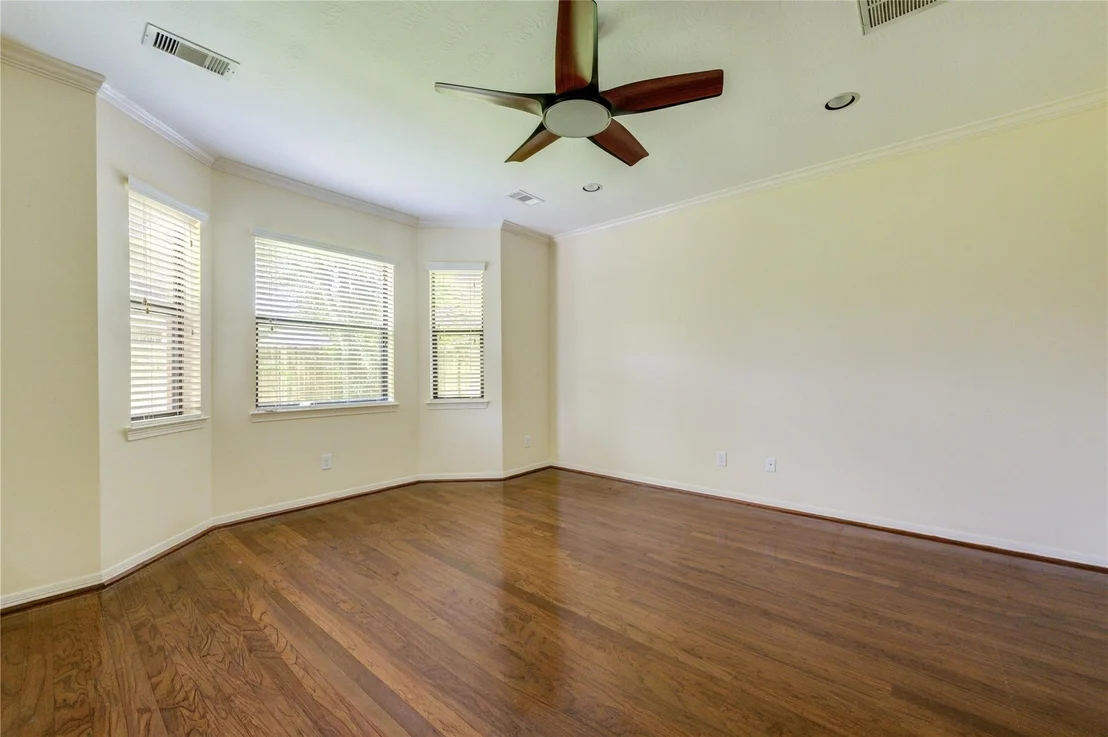 Photo of 2844 Torano