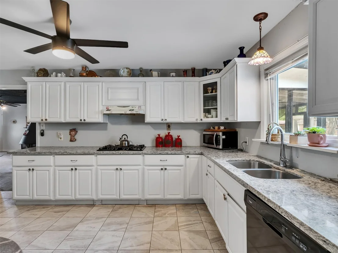 Photo of 905 Bartlett Road