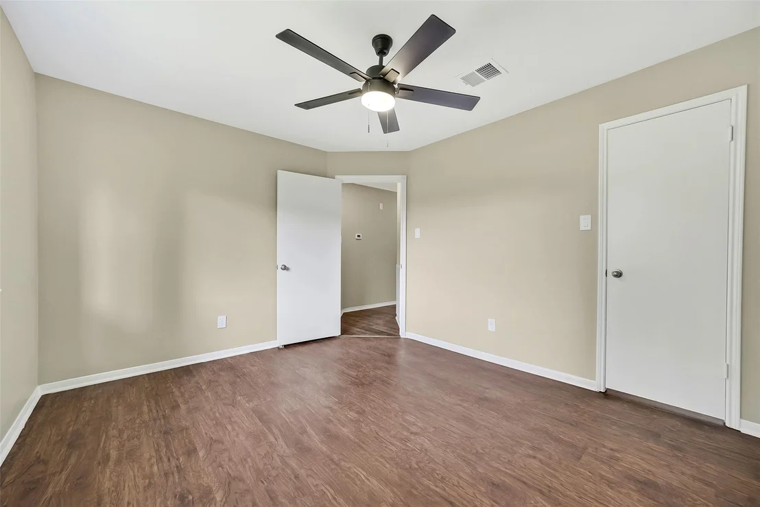 Photo of 2303 Willow Lake Drive