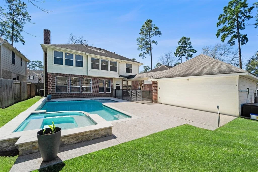 Photo of 11806 Lake Grove Bend Road