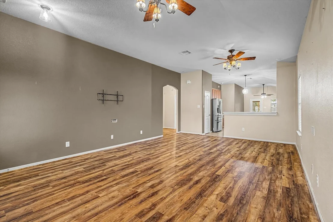 Photo of 630 W Newport Bend