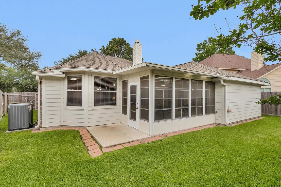 Photo of 6031 Skyhaven Lane