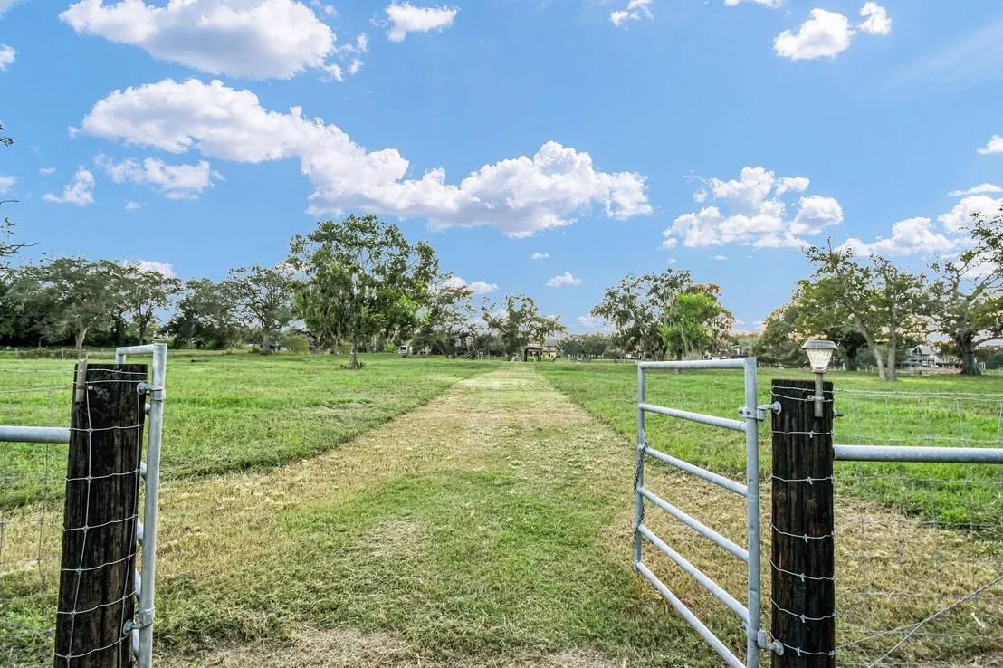 Photo of 817 County Road 432