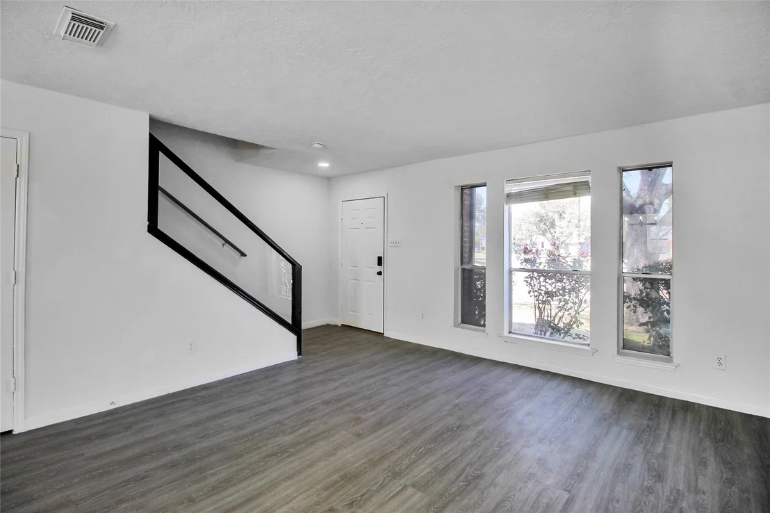 Photo of 511 Chaseway Drive