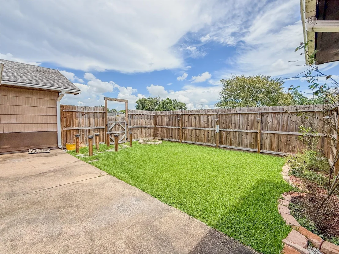 Photo of 3321 Tanglebriar Drive