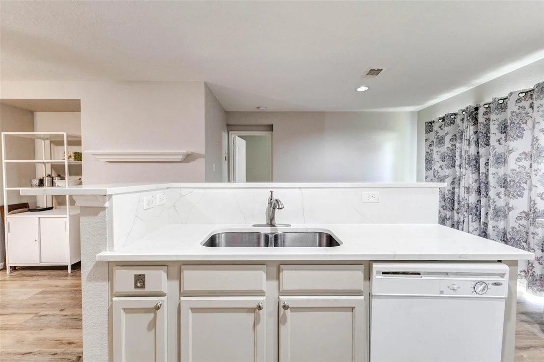 Photo of 15214 Thistle Rock Lane