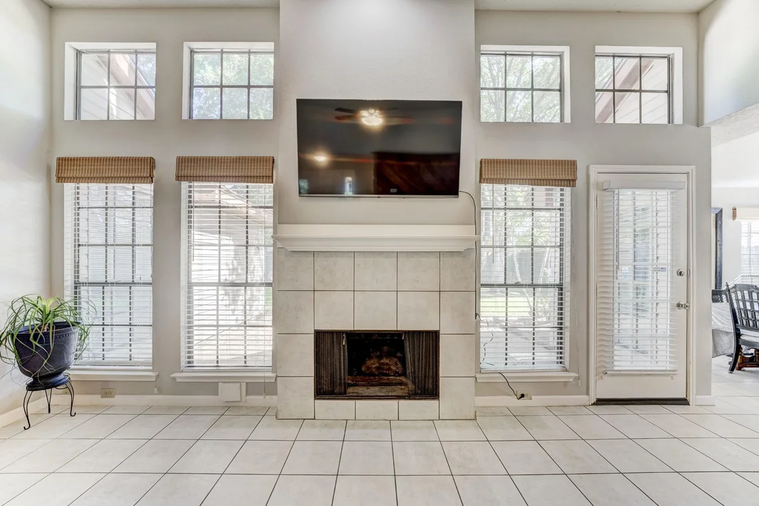 Photo of 16134 Beechnut Street