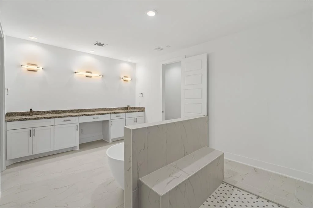Photo of 5615 Savyon Drive