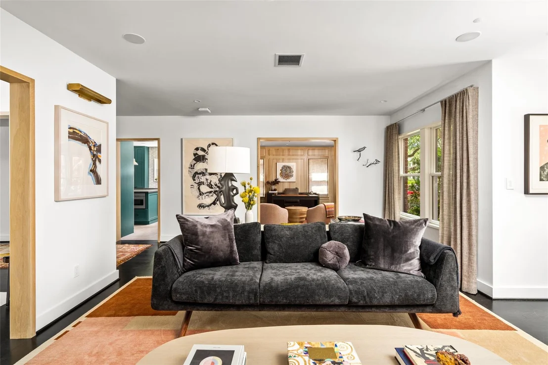 Photo of 2035 South Boulevard