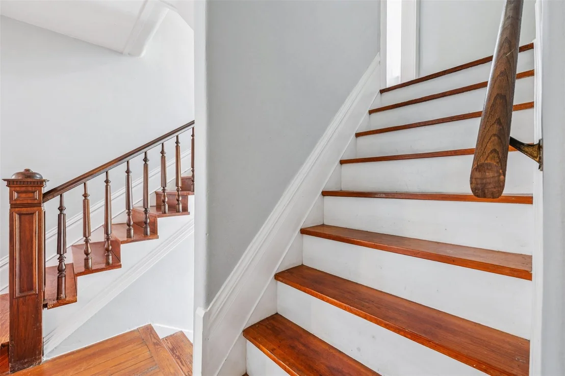 Photo of 1004 Mitchell Street