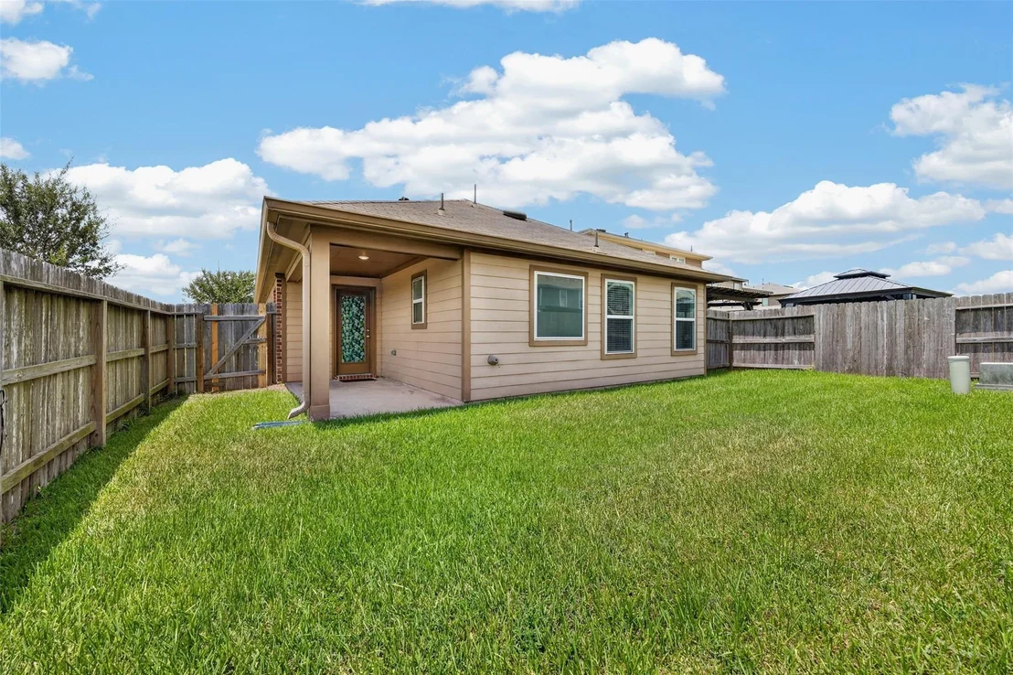 Photo of 5202 Pine Forest Ridge Street