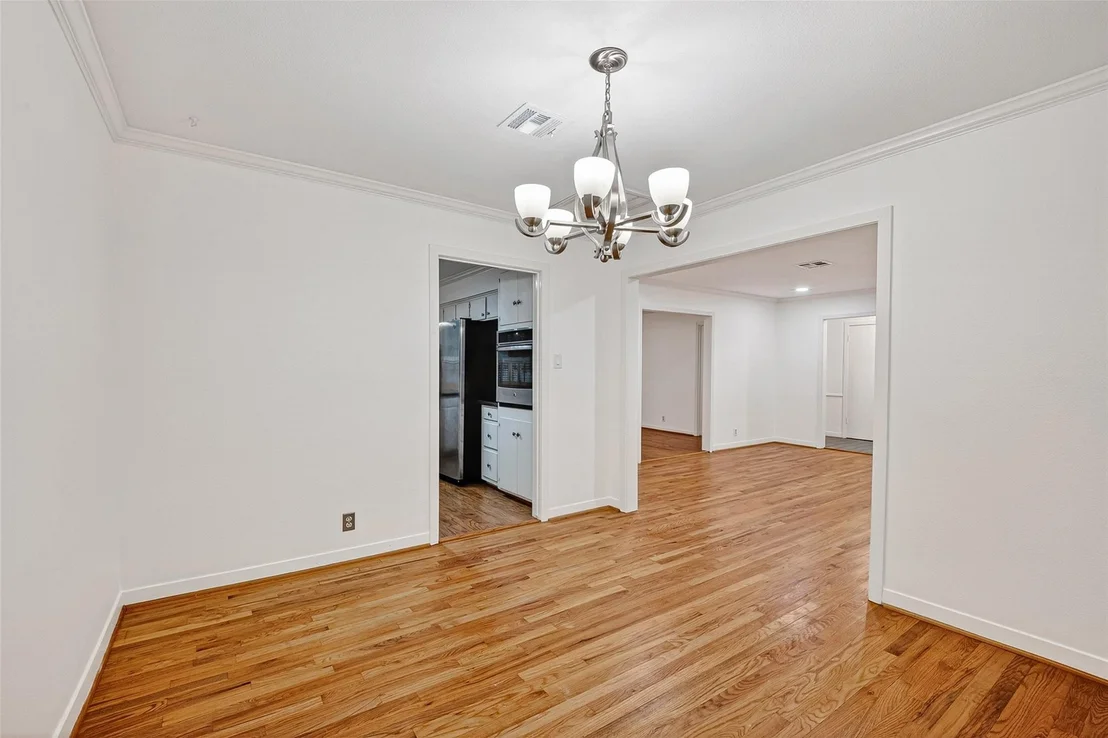 Photo of 5006 Creekbend Drive