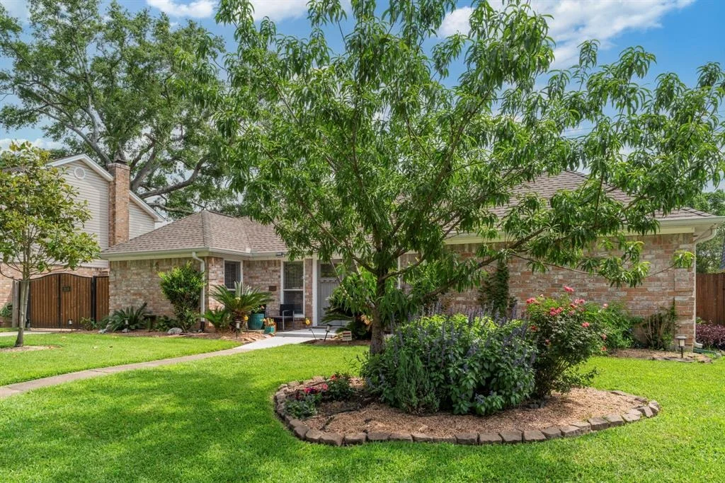 Photo of 15110 Falling Creek Drive
