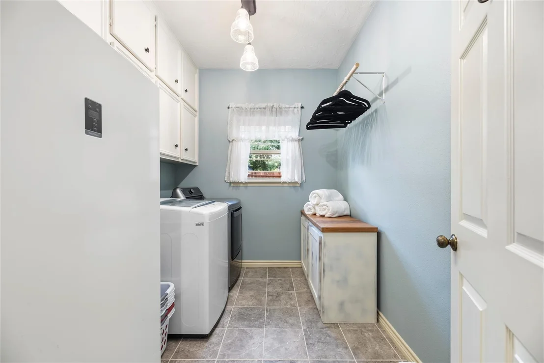 Photo of 2933 E Elm Circle