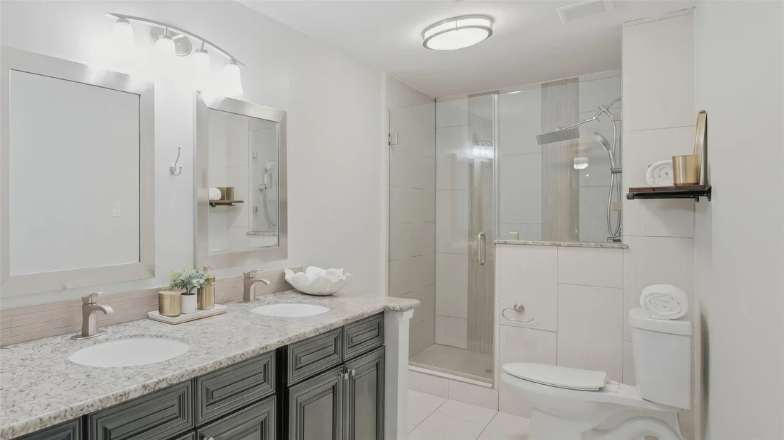 Photo of 215 Whispering Oaks Drive