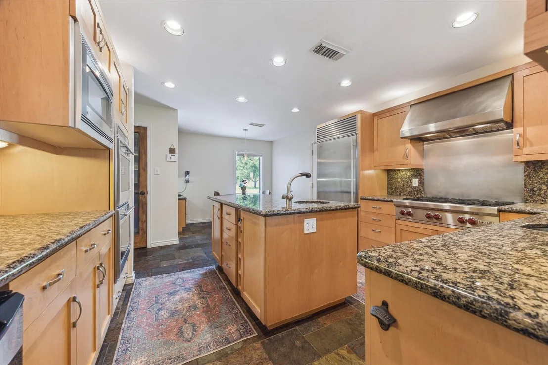 Photo of 4920 Maple