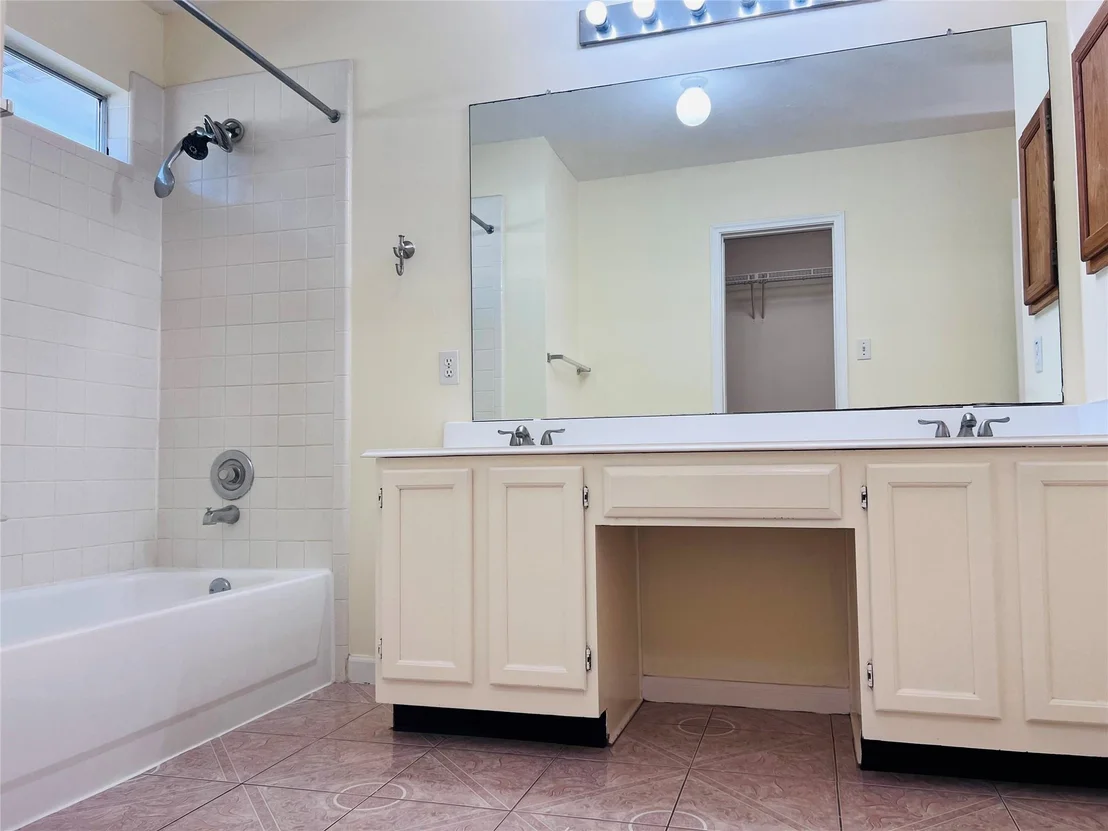 Photo of 15330 Riverside Grove Drive